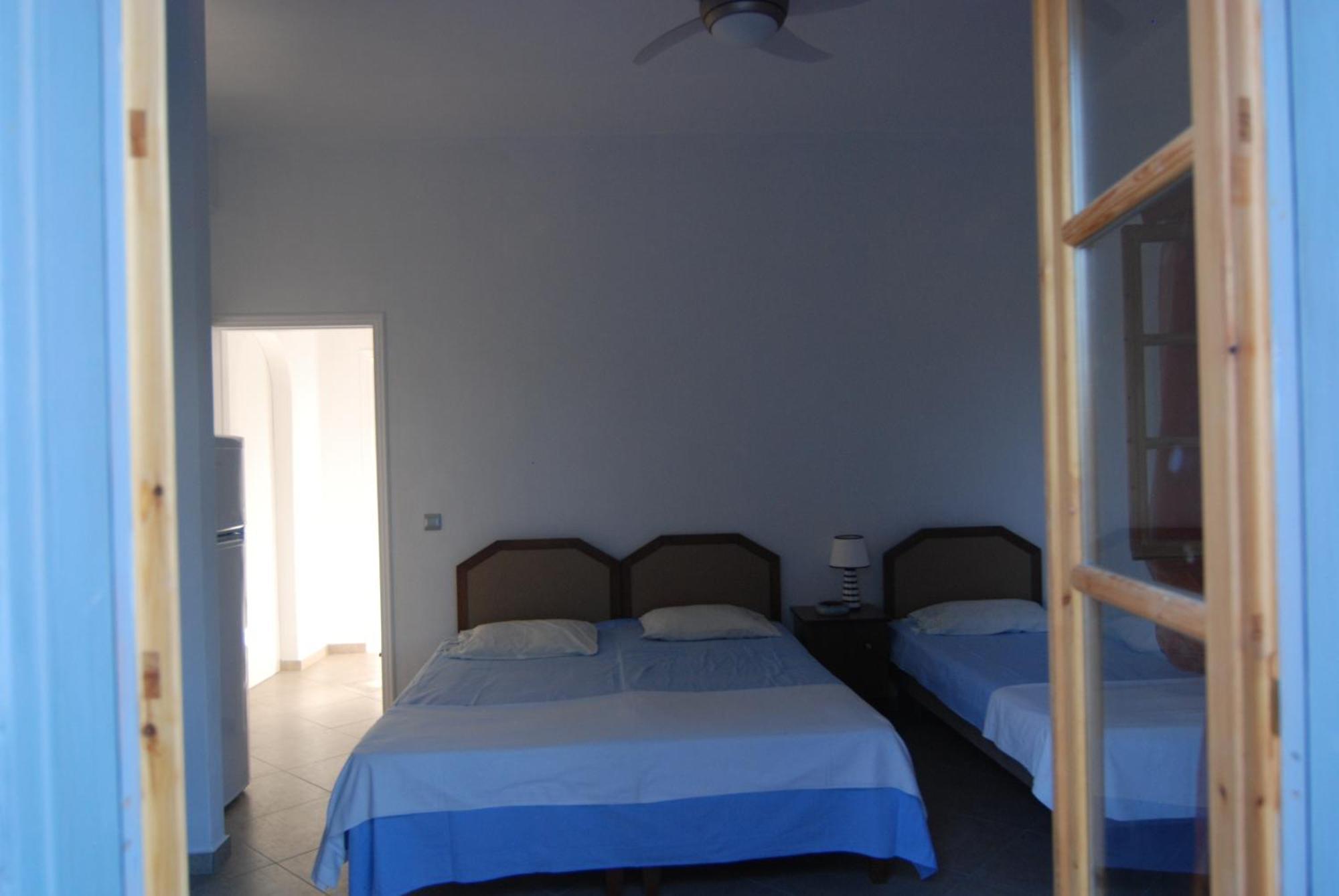 Villa Perivoli Platis Gialos  Rum bild