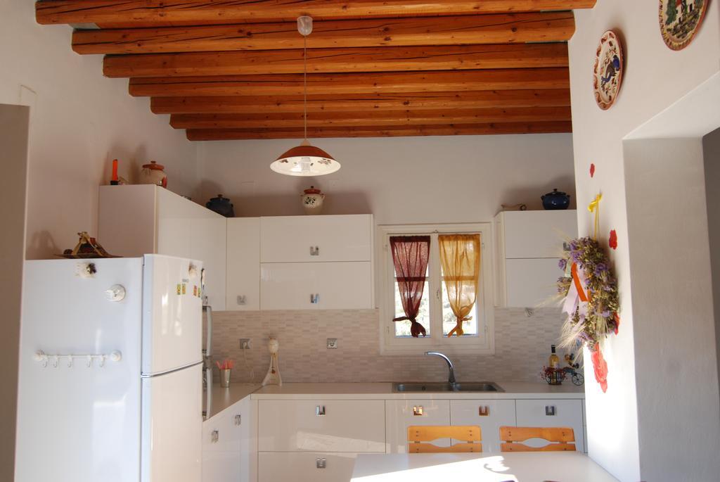 Villa Perivoli Platis Gialos  Rum bild